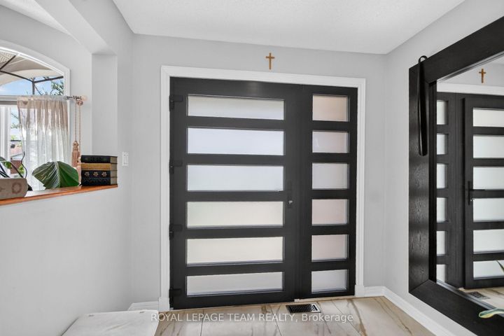 Photo 2 at 58 Forest Gate Way, Nepean (Barrhaven East), Ottawa