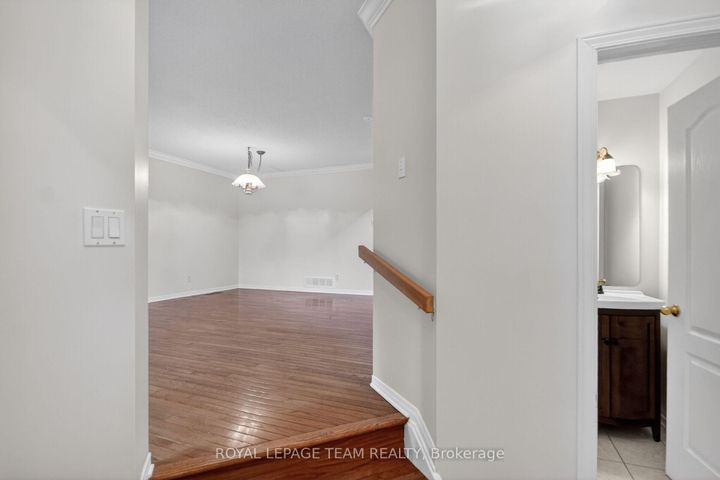 Photo 2 at 19 Windhurst Drive, Nepean (Barrhaven East), Ottawa