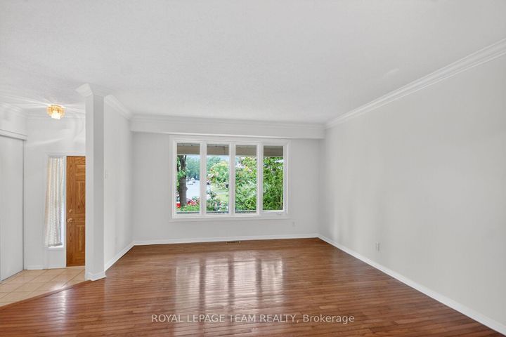 Photo 5 at 19 Windhurst Drive, Nepean (Barrhaven East), Ottawa