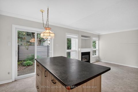 Photo 12 at 19 Windhurst Drive, Nepean (Barrhaven East), Ottawa