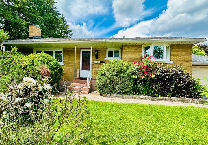 Photo 3 at 77 Meadowlands Drive, Nepean (Meadowlands/St. Claire Gardens), Ottawa