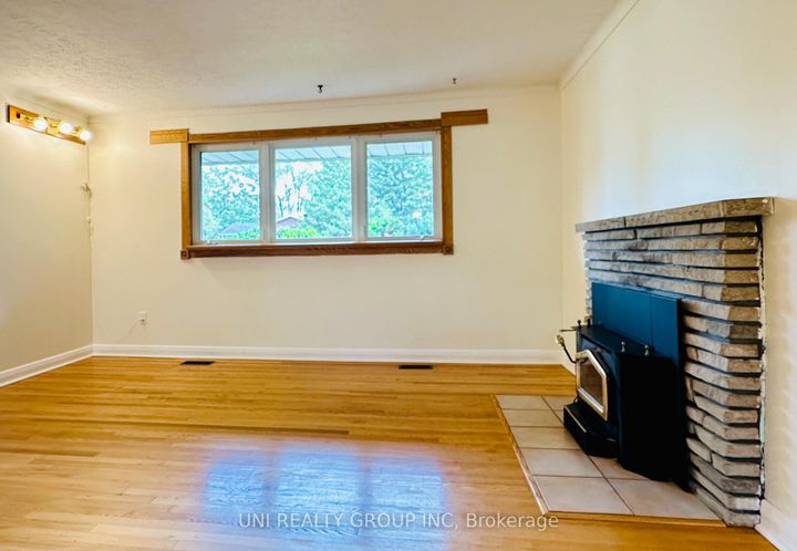 Photo 13 at 77 Meadowlands Drive, Nepean (Meadowlands/St. Claire Gardens), Ottawa