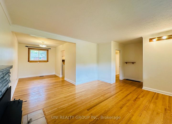 Photo 15 at 77 Meadowlands Drive, Nepean (Meadowlands/St. Claire Gardens), Ottawa