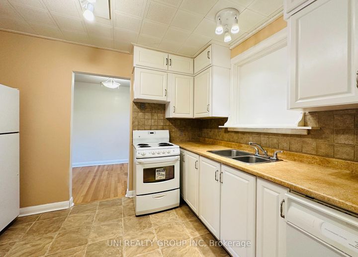 Photo 18 at 77 Meadowlands Drive, Nepean (Meadowlands/St. Claire Gardens), Ottawa