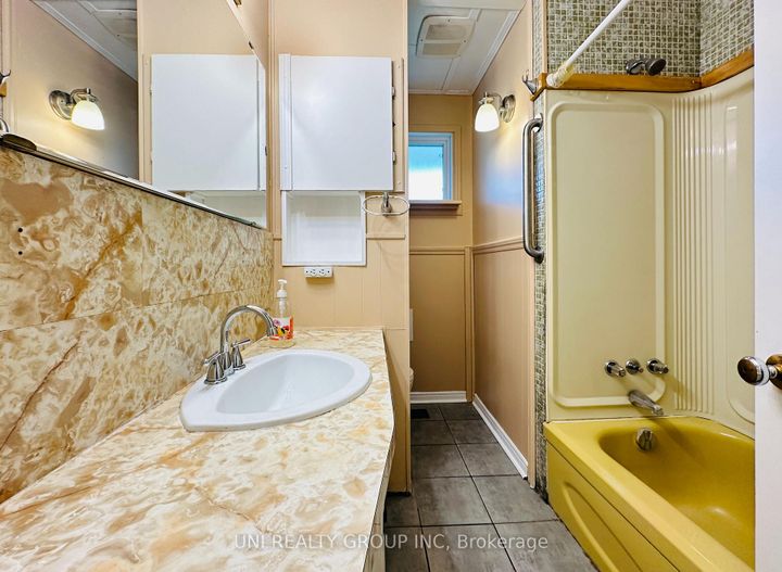 Photo 23 at 77 Meadowlands Drive, Nepean (Meadowlands/St. Claire Gardens), Ottawa