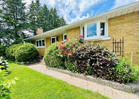 Photo 5 at 77 Meadowlands Drive, Nepean (Meadowlands/St. Claire Gardens), Ottawa