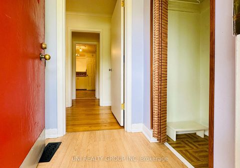 Photo 10 at 77 Meadowlands Drive, Nepean (Meadowlands/St. Claire Gardens), Ottawa