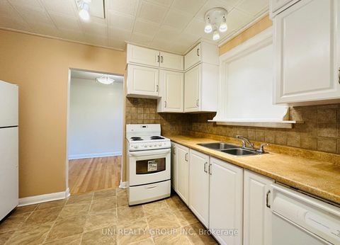Photo 18 at 77 Meadowlands Drive, Nepean (Meadowlands/St. Claire Gardens), Ottawa