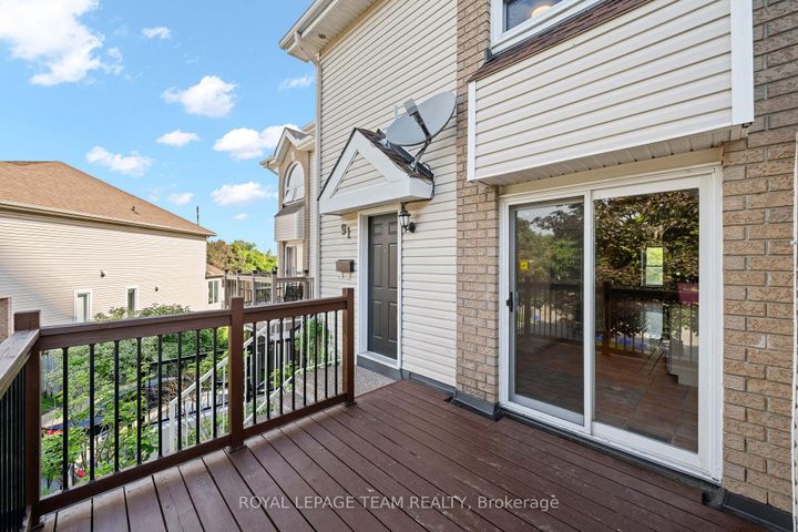 Photo 3 at 91 Thornbury Crescent, Nepean (Centrepointe), Ottawa