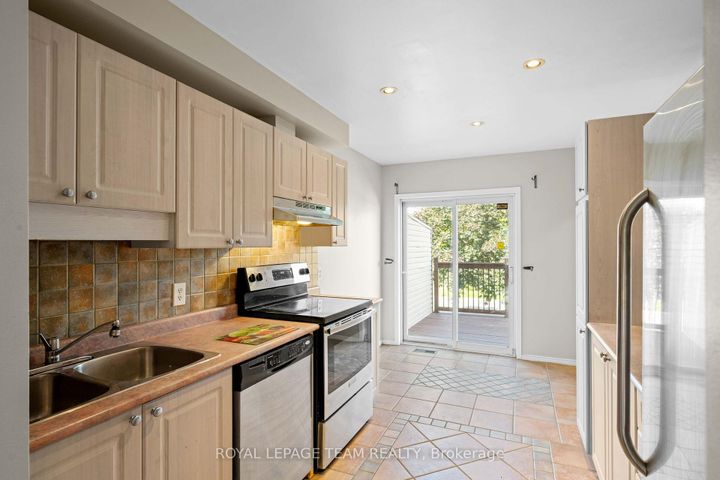 Photo 8 at 91 Thornbury Crescent, Nepean (Centrepointe), Ottawa
