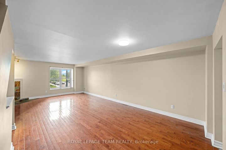 Photo 11 at 91 Thornbury Crescent, Nepean (Centrepointe), Ottawa