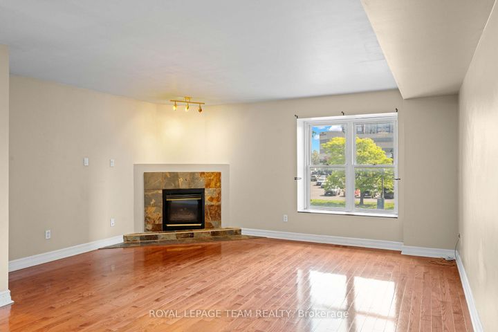 Photo 13 at 91 Thornbury Crescent, Nepean (Centrepointe), Ottawa