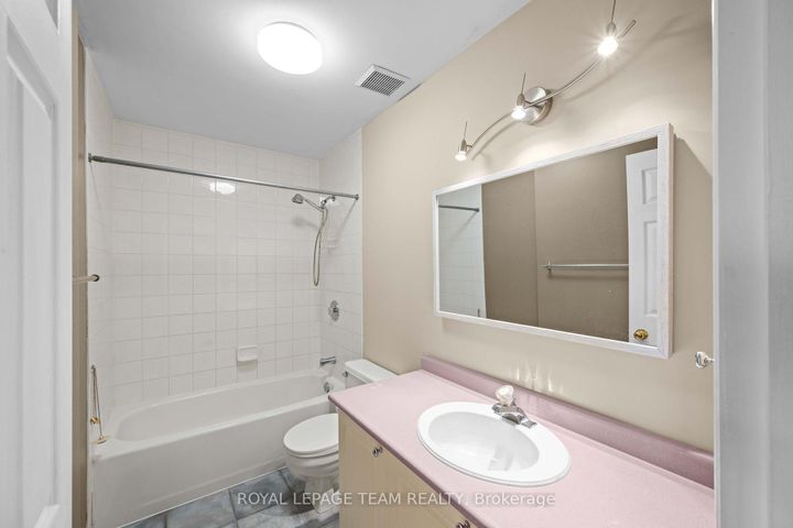 Photo 20 at 91 Thornbury Crescent, Nepean (Centrepointe), Ottawa