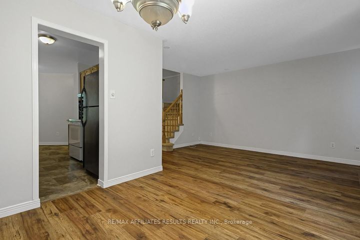 Photo 14 at 93 Mountshannon Drive, Nepean (Longfields), Ottawa