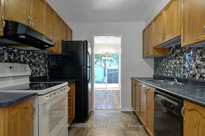 Photo 17 at 93 Mountshannon Drive, Nepean (Longfields), Ottawa