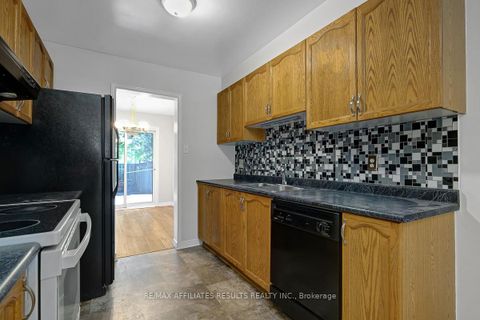 Photo 18 at 93 Mountshannon Drive, Nepean (Longfields), Ottawa