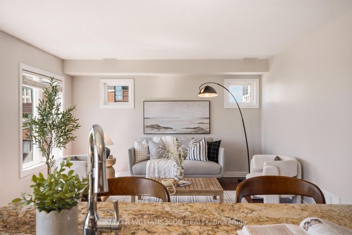 Photo 9 at 528 Clearbrook Drive, Nepean (Strandherd), Ottawa