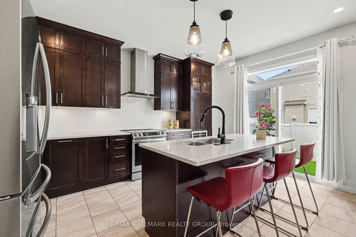 Photo 8 at 129 Robin Easey Avenue, Nepean (Half Moon Bay), Ottawa