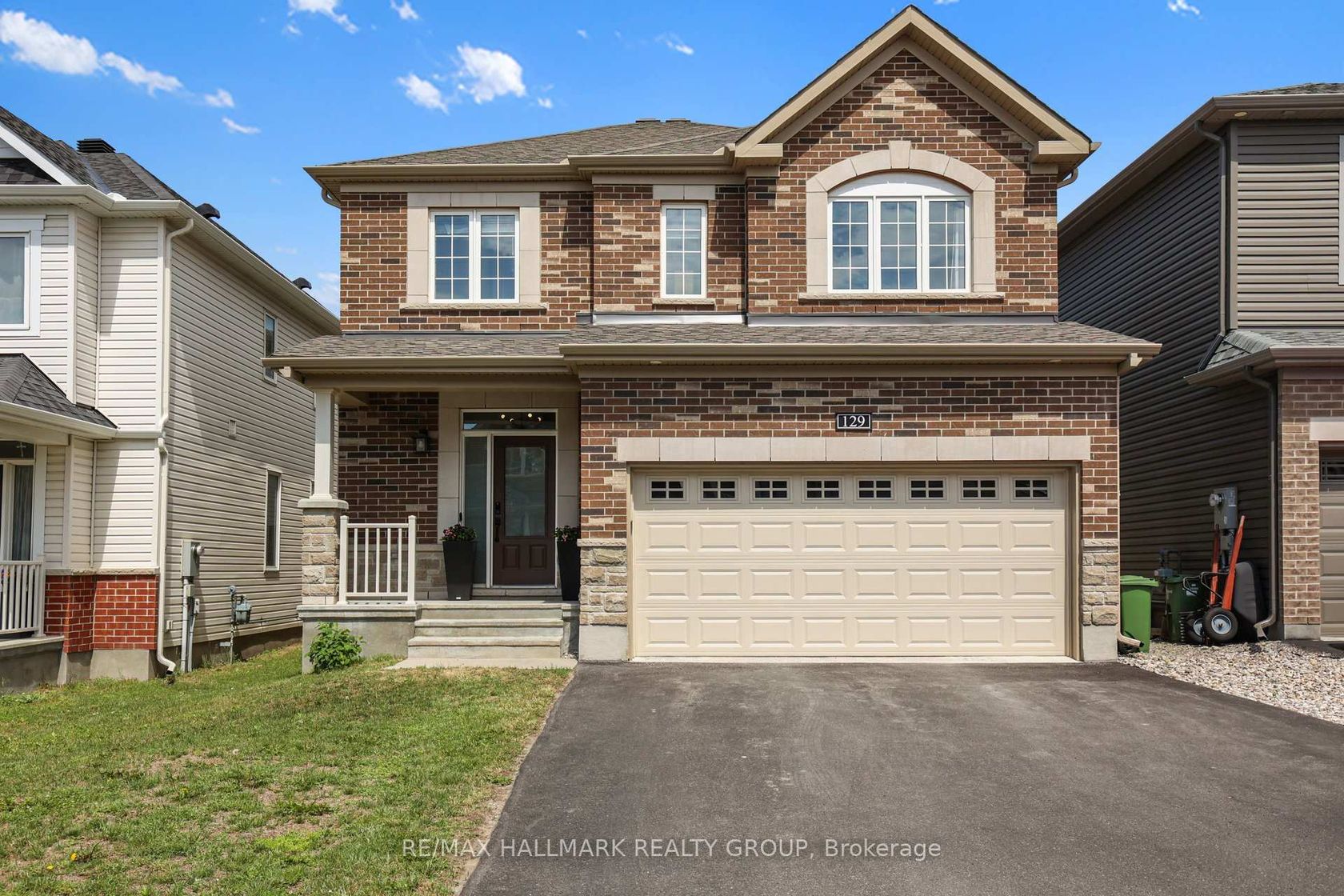 129 Robin Easey Avenue, Nepean (Half Moon Bay), Ottawa 