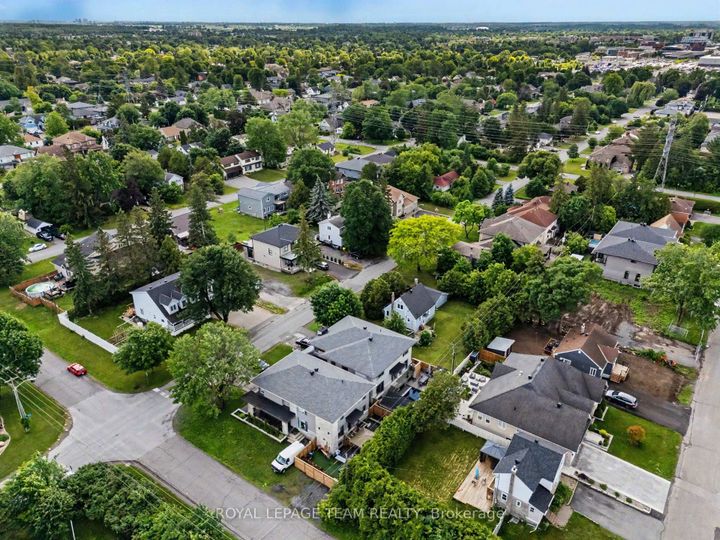 Photo 2 at 50 Lotta Avenue W, Nepean (Meadowlands/St. Claire Gardens), Ottawa