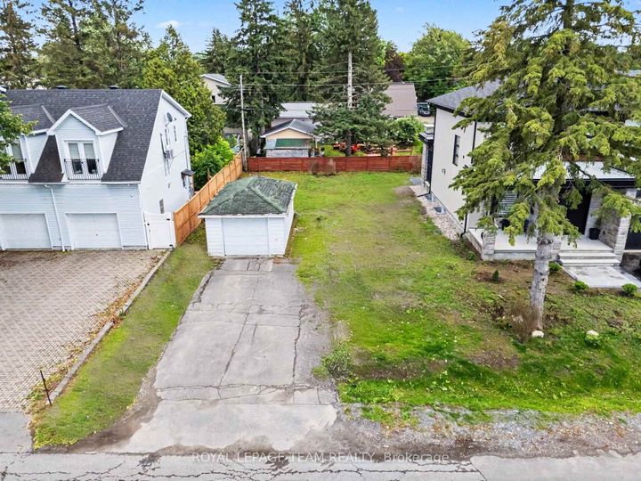 Photo 7 at 50 Lotta Avenue W, Nepean (Meadowlands/St. Claire Gardens), Ottawa