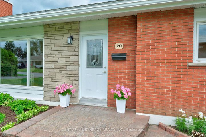 Photo 2 at 20 Sherry Lane, Nepean (Manordale), Ottawa