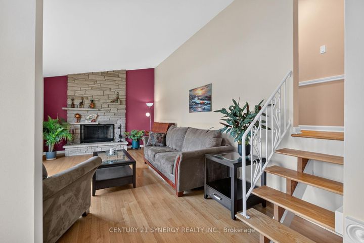 Photo 6 at 20 Sherry Lane, Nepean (Manordale), Ottawa