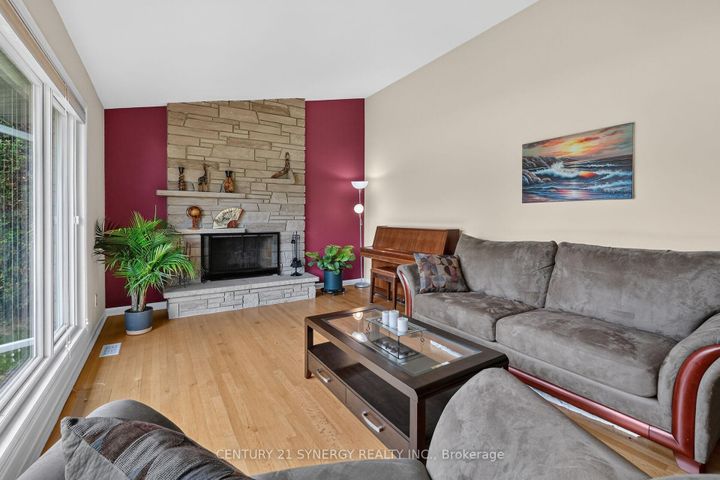 Photo 8 at 20 Sherry Lane, Nepean (Manordale), Ottawa