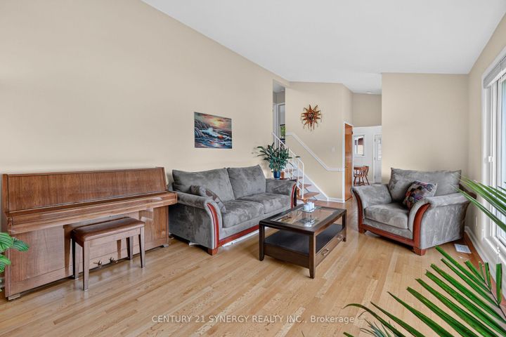 Photo 10 at 20 Sherry Lane, Nepean (Manordale), Ottawa
