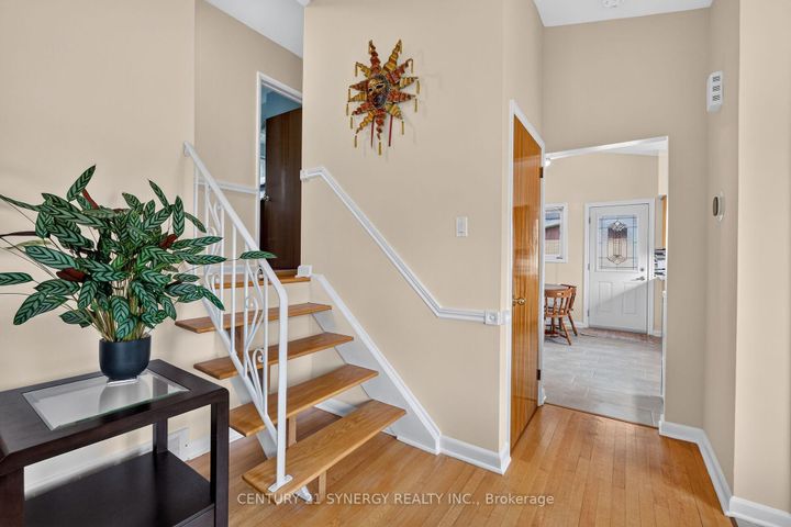 Photo 12 at 20 Sherry Lane, Nepean (Manordale), Ottawa