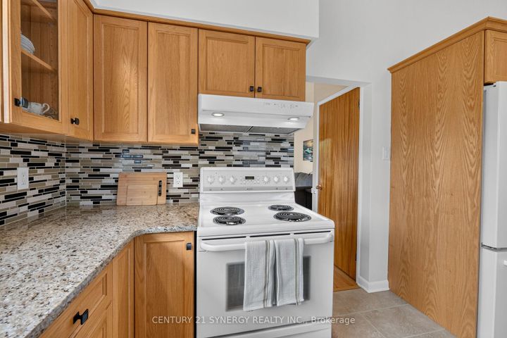 Photo 16 at 20 Sherry Lane, Nepean (Manordale), Ottawa