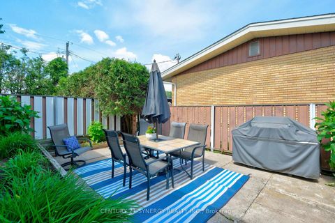 Photo 3 at 20 Sherry Lane, Nepean (Manordale), Ottawa