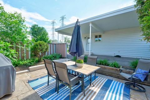 Photo 4 at 20 Sherry Lane, Nepean (Manordale), Ottawa