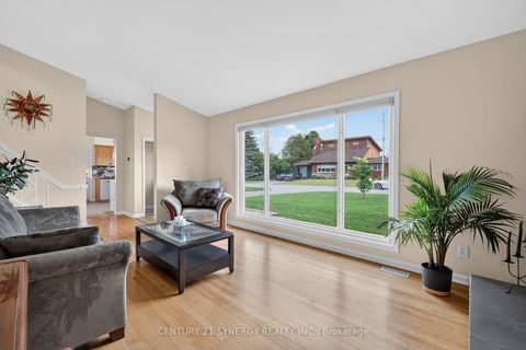 Photo 9 at 20 Sherry Lane, Nepean (Manordale), Ottawa
