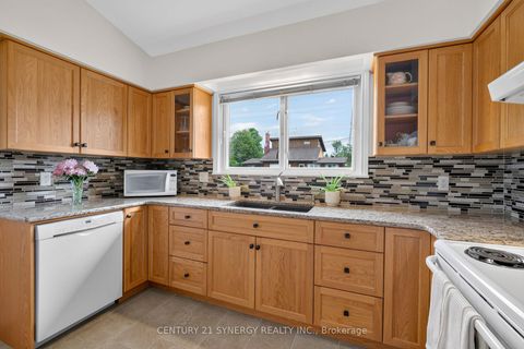 Photo 15 at 20 Sherry Lane, Nepean (Manordale), Ottawa