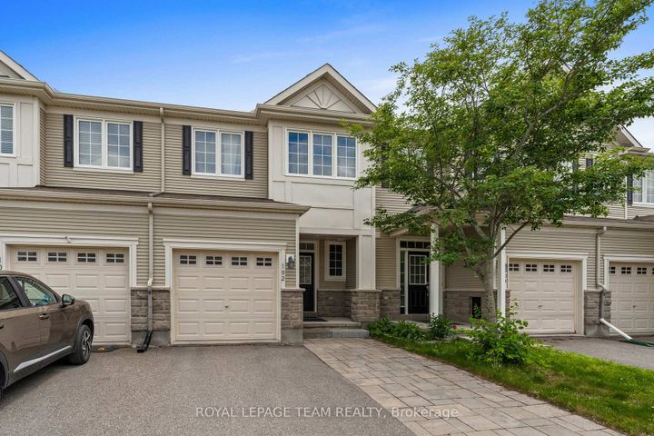 Photo 1 at 102 Lochnaw Private, Nepean (Stonebridge), Ottawa