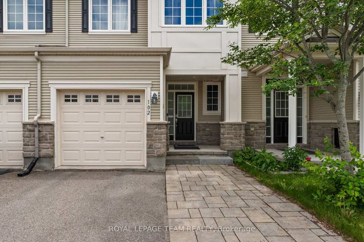 Photo 2 at 102 Lochnaw Private, Nepean (Stonebridge), Ottawa