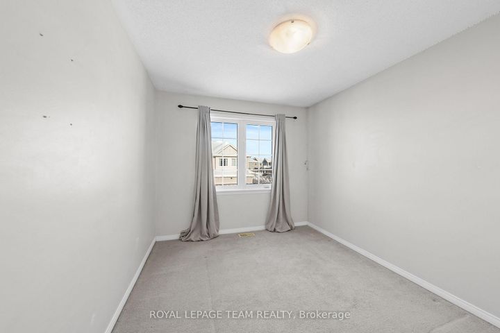 Photo 37 at 102 Lochnaw Private, Nepean (Stonebridge), Ottawa