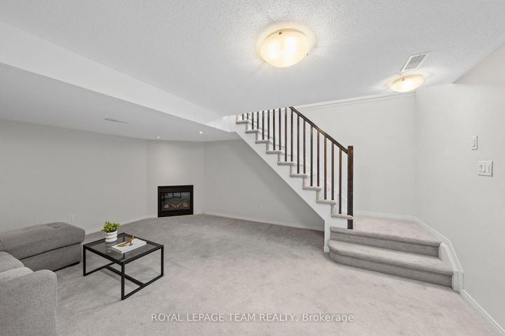 Photo 43 at 102 Lochnaw Private, Nepean (Stonebridge), Ottawa