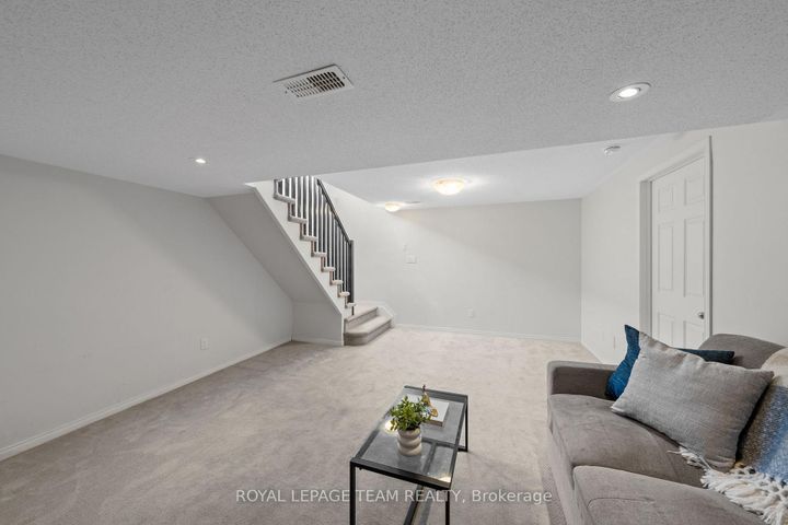 Photo 44 at 102 Lochnaw Private, Nepean (Stonebridge), Ottawa