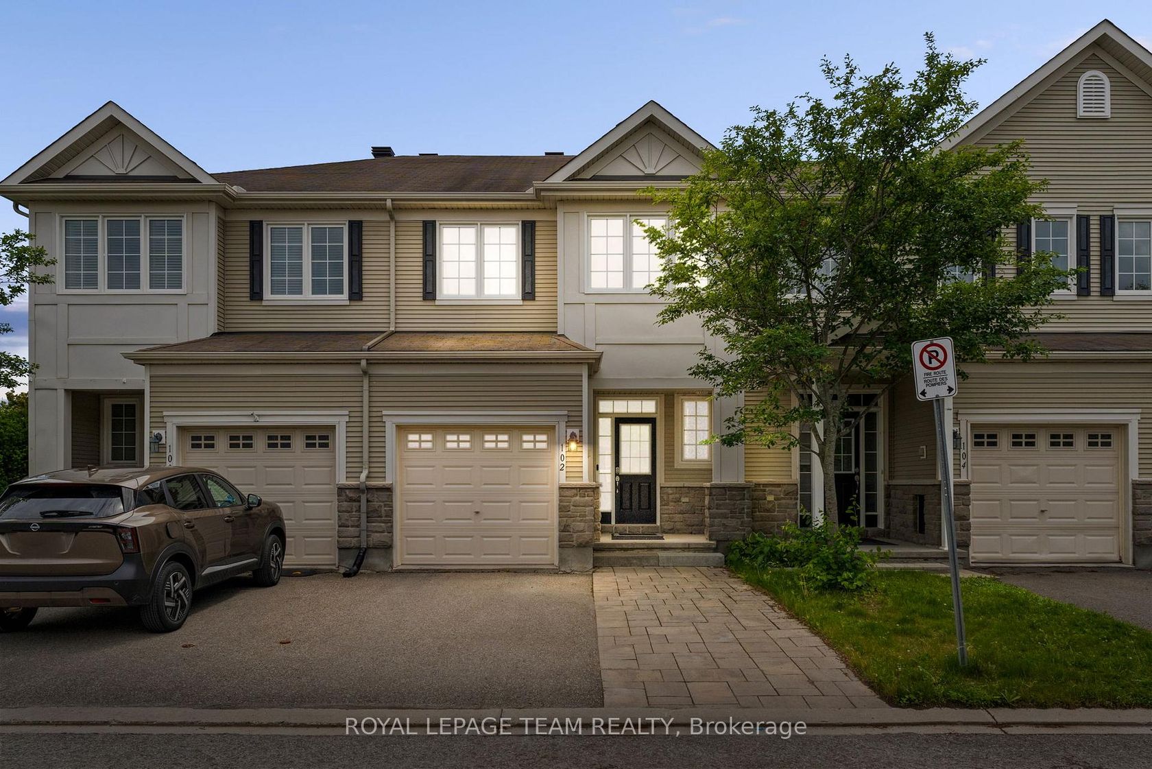 102 Lochnaw Private, Nepean (Stonebridge), Ottawa 