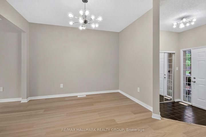 Photo 5 at 66 Woodgate Way, Nepean (Longfields), Ottawa