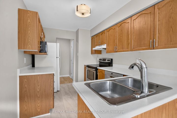 Photo 10 at 66 Woodgate Way, Nepean (Longfields), Ottawa