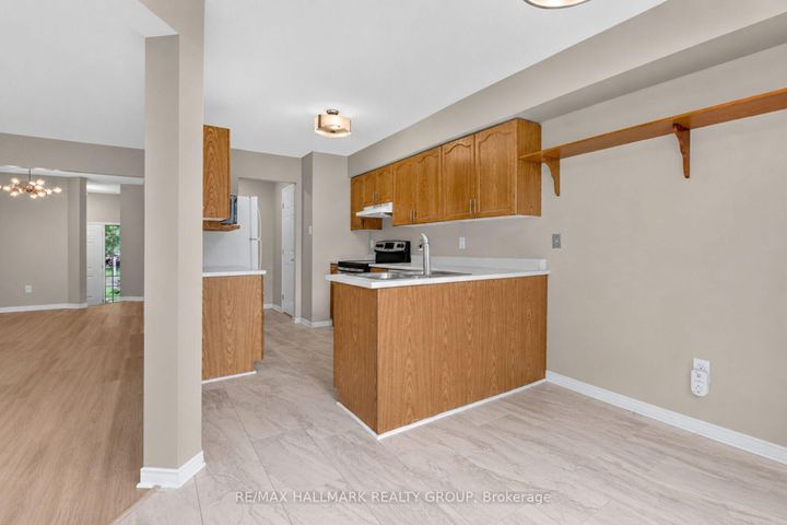 Photo 14 at 66 Woodgate Way, Nepean (Longfields), Ottawa
