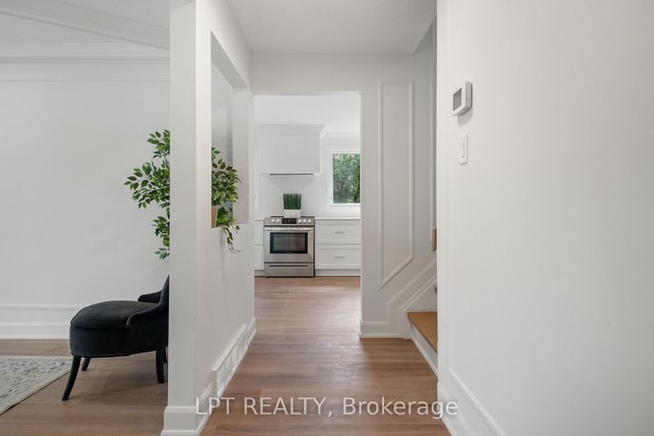 Photo 4 at 19 Moorcroft Road, Nepean (Briargreen), Ottawa