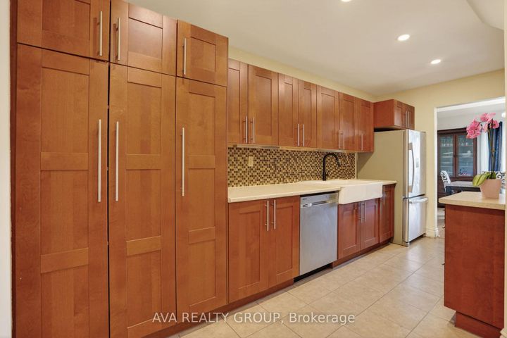 Photo 5 at 27 Danaher Drive, Nepean (Heritage Park), Ottawa