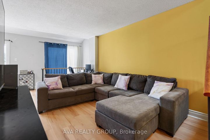 Photo 10 at 27 Danaher Drive, Nepean (Heritage Park), Ottawa
