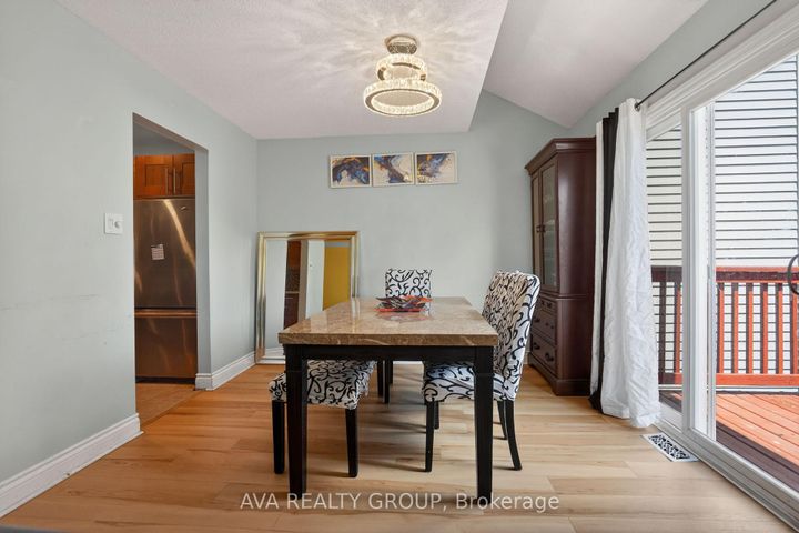 Photo 11 at 27 Danaher Drive, Nepean (Heritage Park), Ottawa