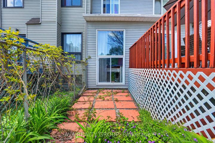 Photo 25 at 27 Danaher Drive, Nepean (Heritage Park), Ottawa