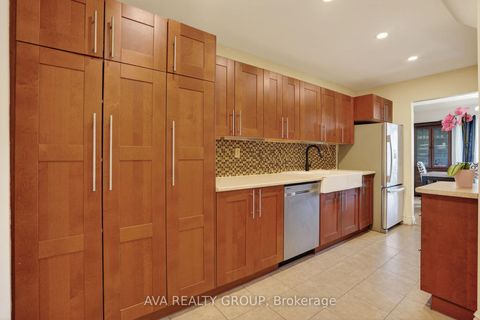 Photo 5 at 27 Danaher Drive, Nepean (Heritage Park), Ottawa